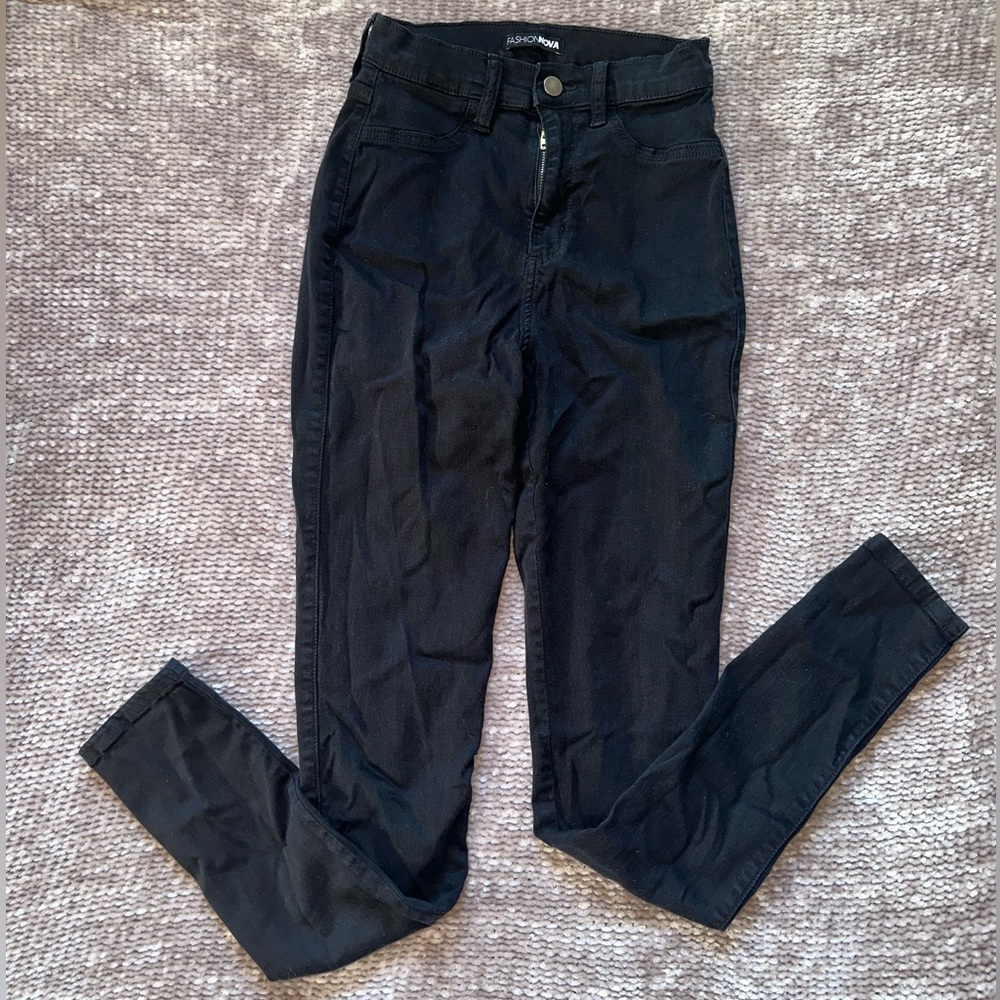 Juniors Black Skinny Jean